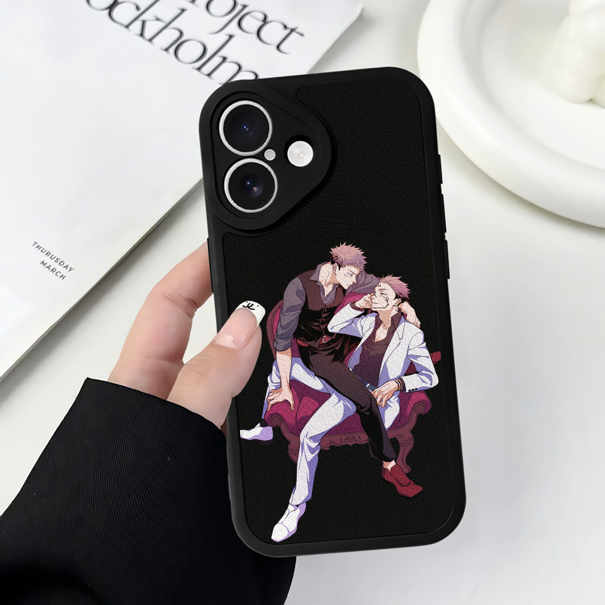 （画像用） 呪術廻戦 Jujutsu Kaisen 【iPhone 16シリーズ対応】シリコンスマホケース（レザー調） 材質：シリコン